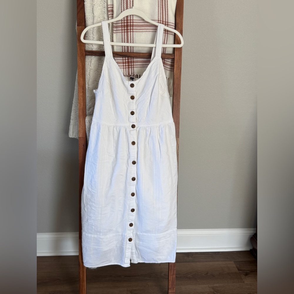 Universal Thread Sleeveless V-Neck Button Down Sun Dress